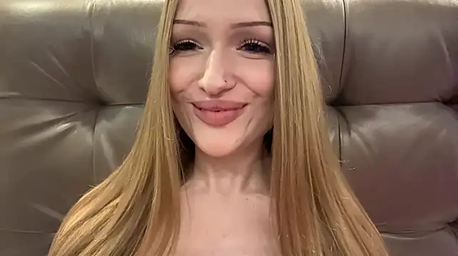 AmmieSenner's Webcam Show