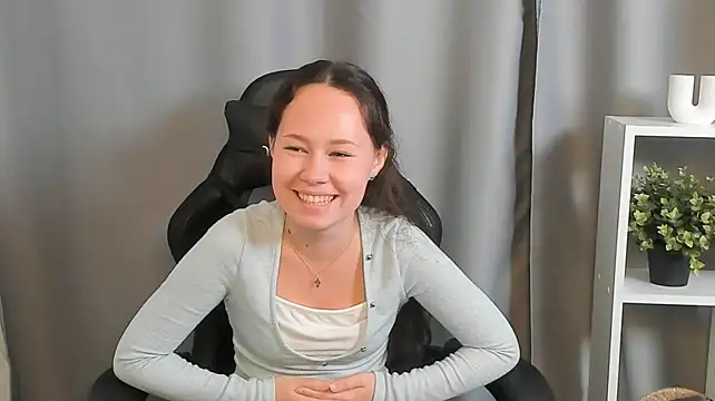 EunaBux's Live XXX Chat