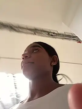 MiaaHoward's Webcam Show