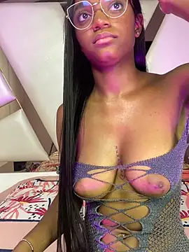 Pertunjukan Kamera Web MiaaHoward