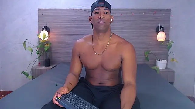 Roman_Muscle_'s Webcam Show