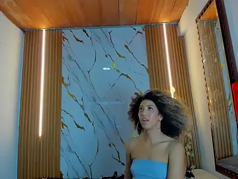 naia_heart webcam show