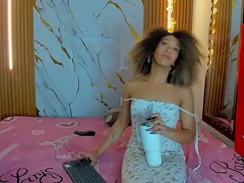naia_heart Webcam show