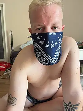 Pokazy przed kamerką – menonfire327