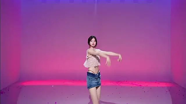 CHILI-77 在線直播表演