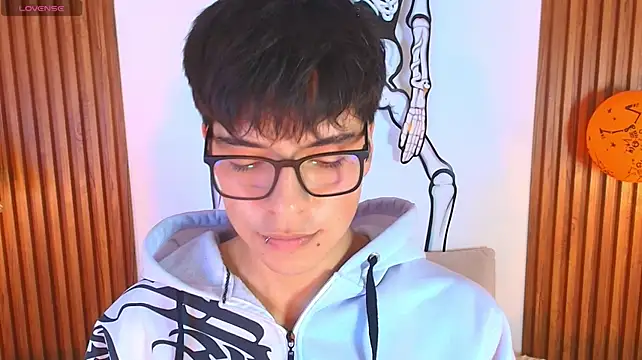 Milo_Wolff webcam show