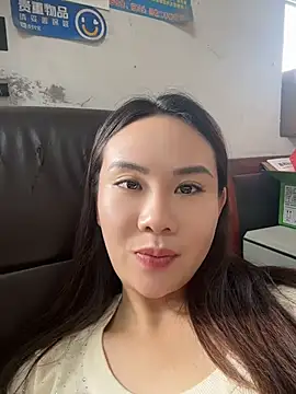Yioyio-666 Show Webcam