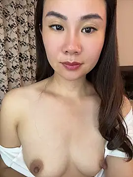 Yioyio-666 网络视讯表演