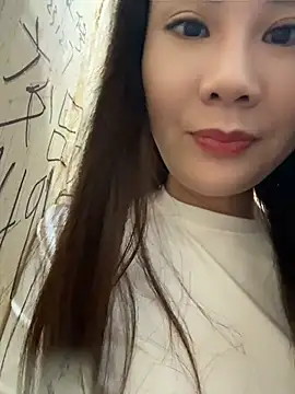 Yioyio-666 在線直播表演