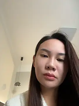 Show modela Yioyio-666 na web-kameri