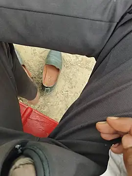 desi_dickmen Show in webcam