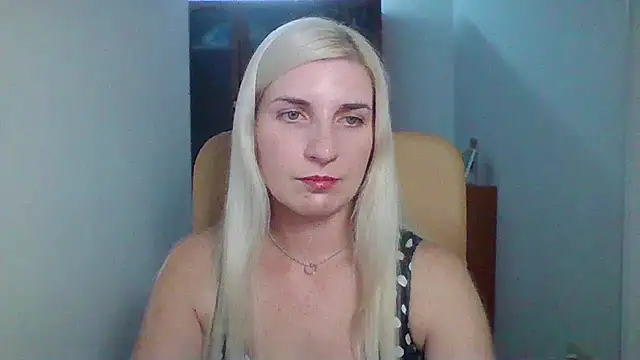 Chat XXX en directo de Alice_Veil