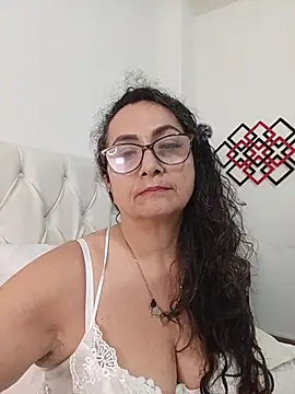 AlessandraLeroy1's Webcam Show