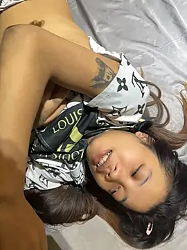 xiaowang1220 Show in webcam