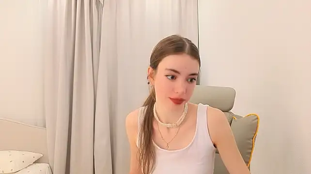 astralmira's Live XXX Chat