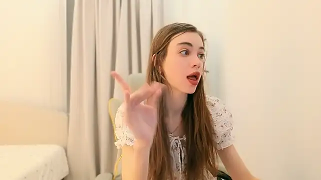 צ'אט XXX בשידור חי של astralmira