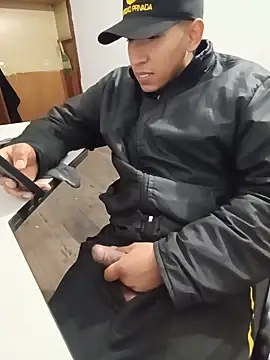 Show modela Moreno-Latino na web-kameri