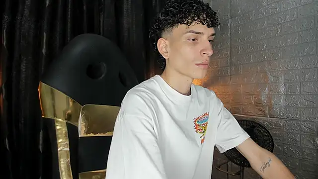 DAMIAN_22 Adlı Modelin Web Kamerası Şovu