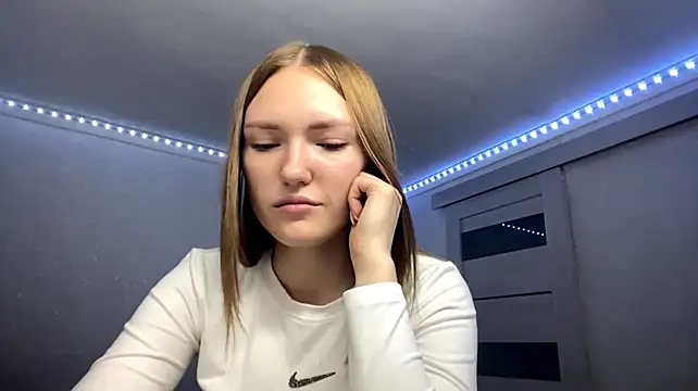 SimoneHusband's Live XXX Chat