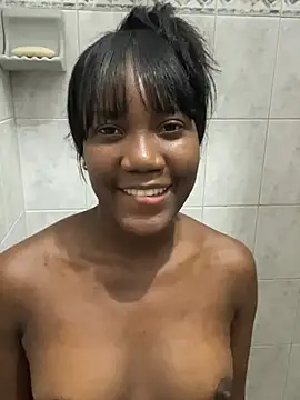 karly_titis Show in webcam