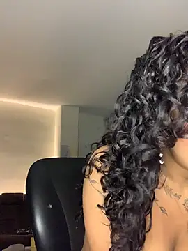 Maryalexxx Show in webcam