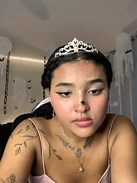 Maryalexxx লাইভ XXX চ্যাট