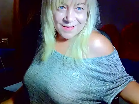 Show modela AgoniA7 na web-kameri