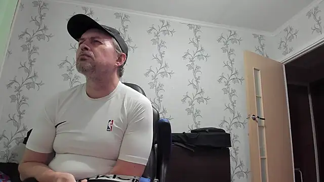Show modela SanFrantsisko na web-kameri