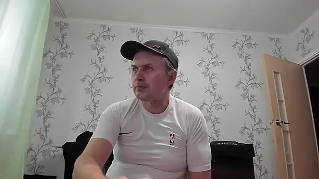 Show modela SanFrantsisko na web-kameri