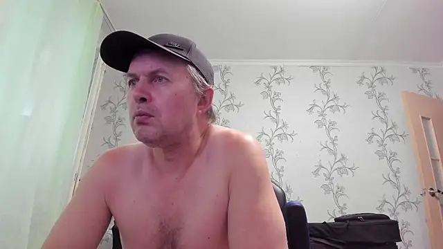 Show modela SanFrantsisko na web-kameri