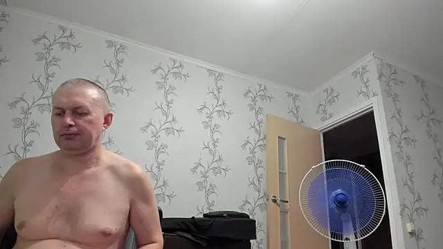 Show modela SanFrantsisko na web-kameri