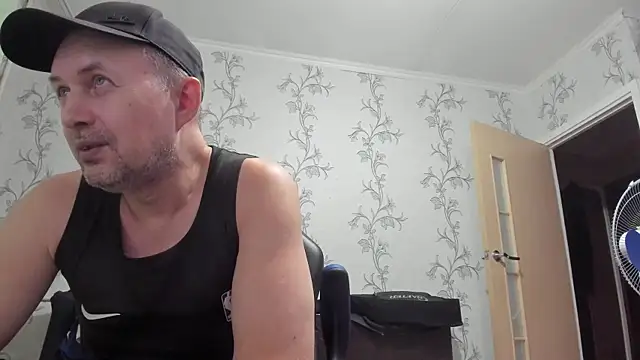 Show modela SanFrantsisko na web-kameri