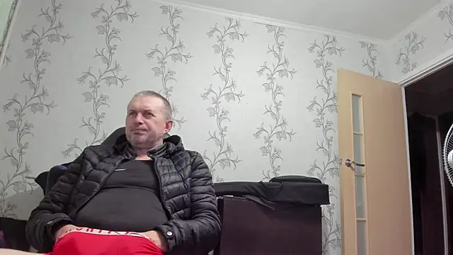 Show modela SanFrantsisko na web-kameri