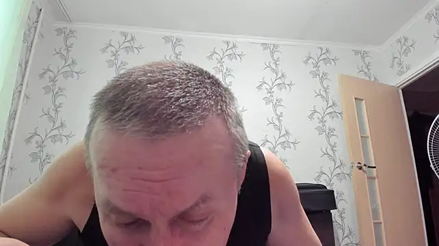 Show modela SanFrantsisko na web-kameri