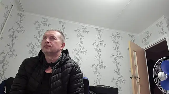 Show modela SanFrantsisko na web-kameri