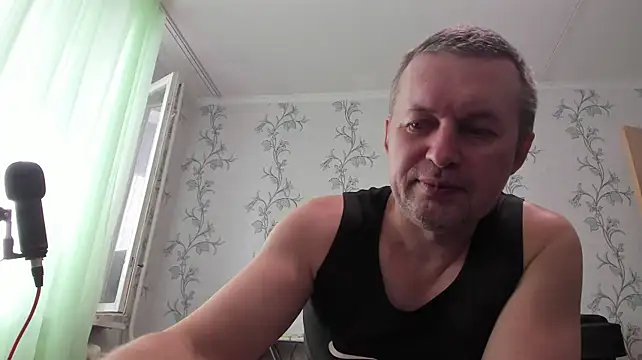 Show modela SanFrantsisko na web-kameri