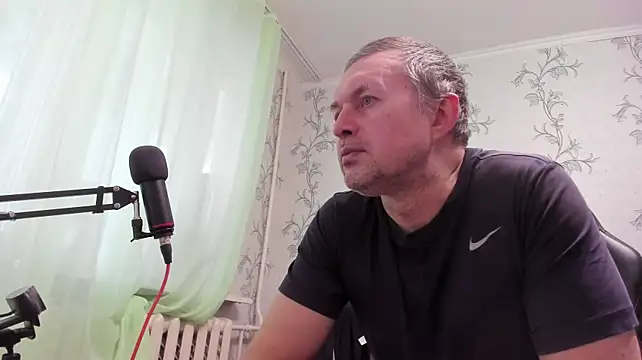 Show modela SanFrantsisko na web-kameri