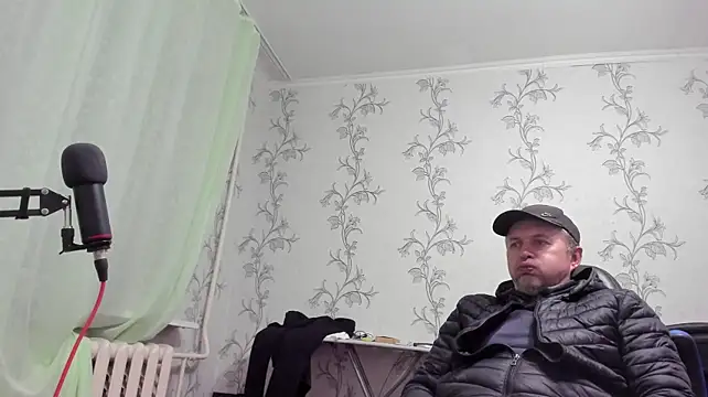 Show modela SanFrantsisko na web-kameri