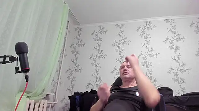 Show modela SanFrantsisko na web-kameri