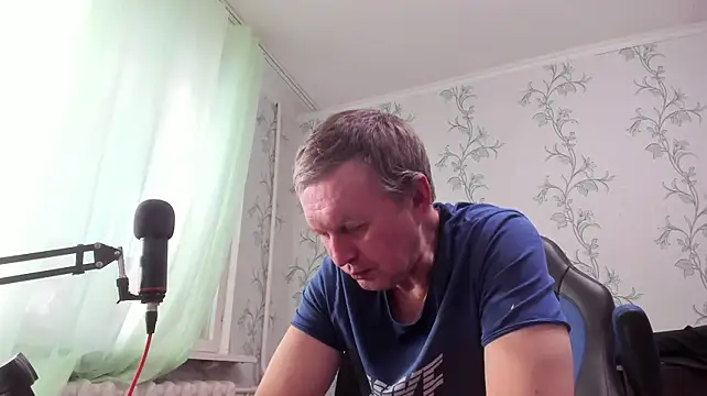 Show modela SanFrantsisko na web-kameri