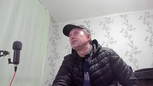 Show modela SanFrantsisko na web-kameri