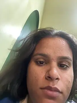 הופעת וובקאם של sexoo77
