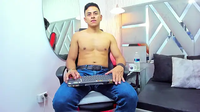 Show de Lucii__ferr na webcam
