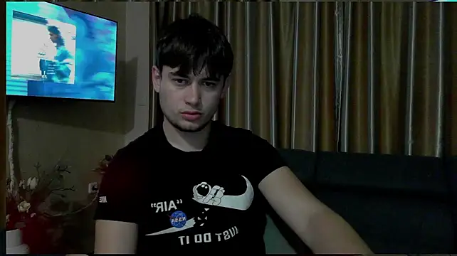 Show modela Alejandro_Ellias na web-kameri
