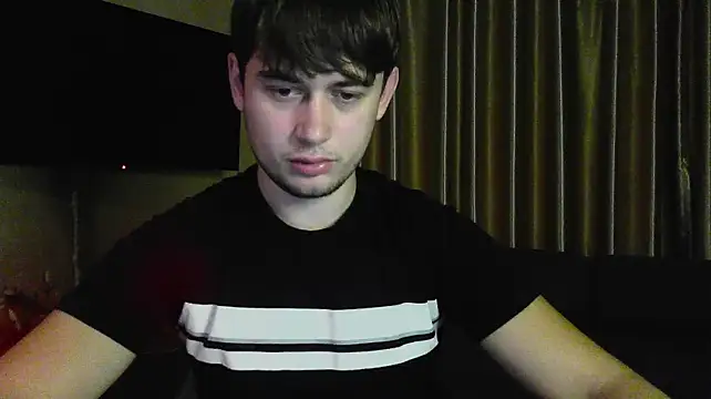 Alejandro_Ellias Show Webcam