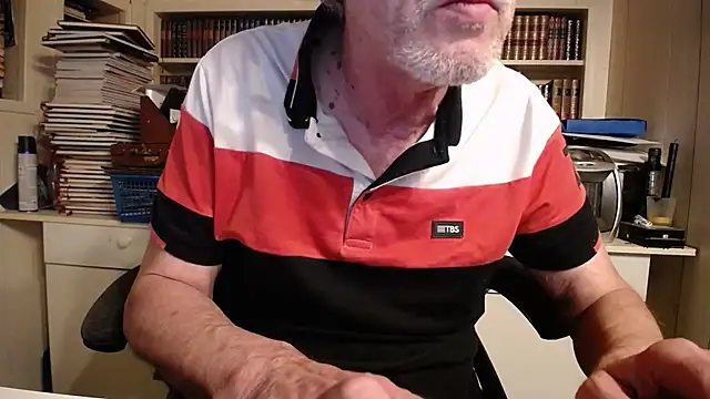 new_hotlux: διαδικτυακό σόου στην κάμερα