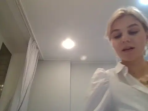 Irenora Chat XXX live