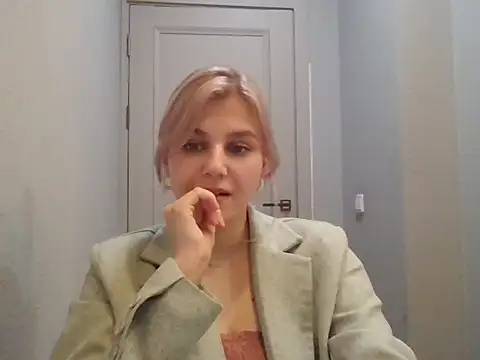 Irenora live XXX chat