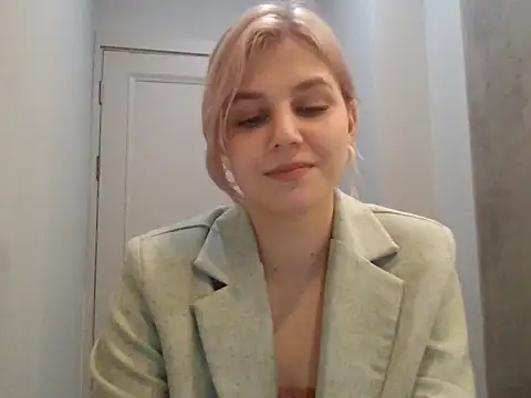 Irenora live XXX chat