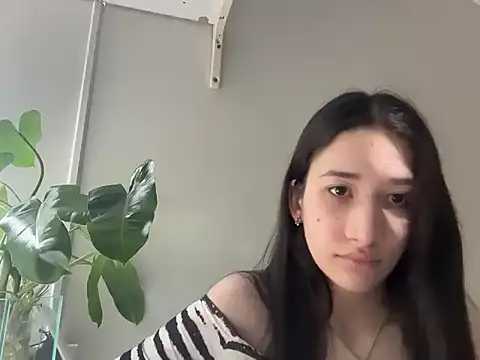 عرض كام Lorenavia